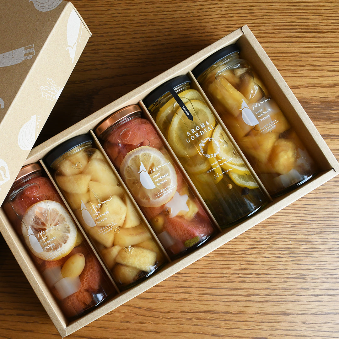 【送料込み！母の日ギフトセット 2026】 いつも輝くお母さんへ美容・健康におすすめフルーツ５本セット（ギフトボックス・母の日カード付き）